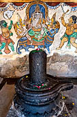 The great Chola temples of Tamil Nadu - The Brihadishwara Temple of Thanjavur. Linga with Nayaka painting on the inside wall of the cloister. 